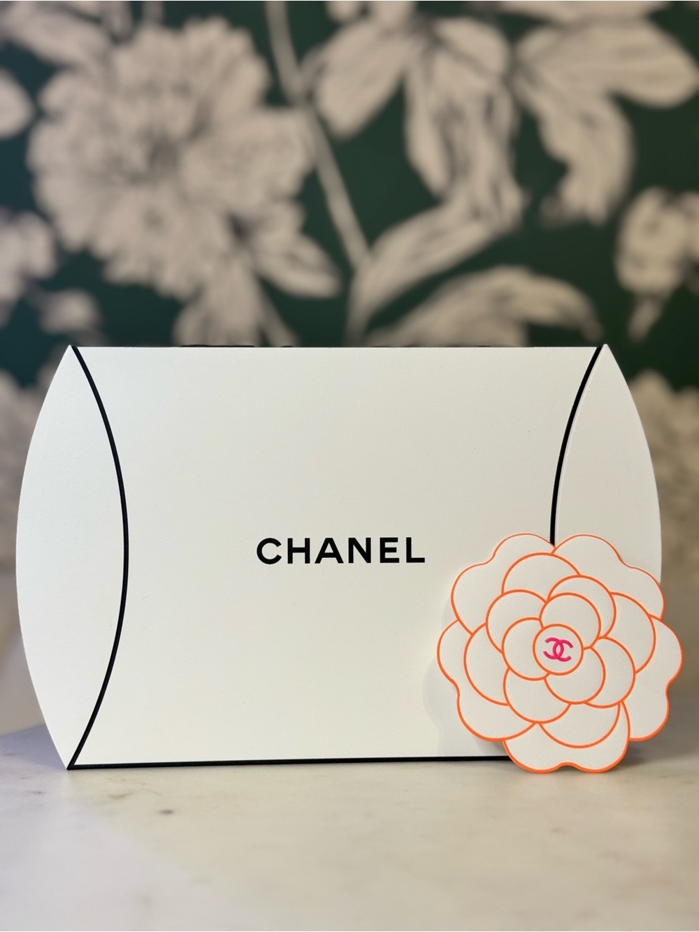 CHANEL Beaute Gift Set: Chanel Scrunchie, Box, Freshie, and 2026 Camelia Sticker - Picture 3 of 4